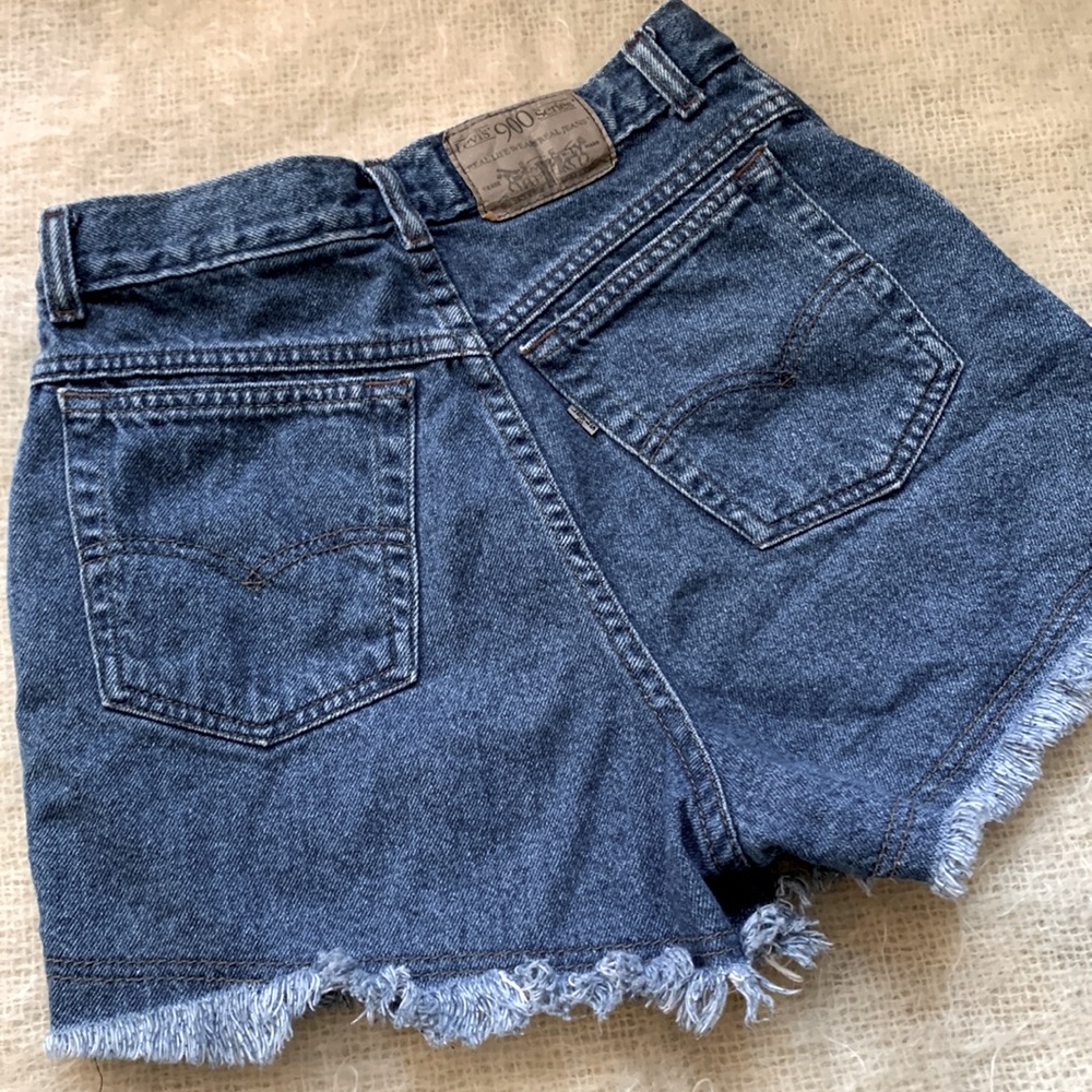 Vintage Levi’s 900 Series Silver Tab Frayed Shorts